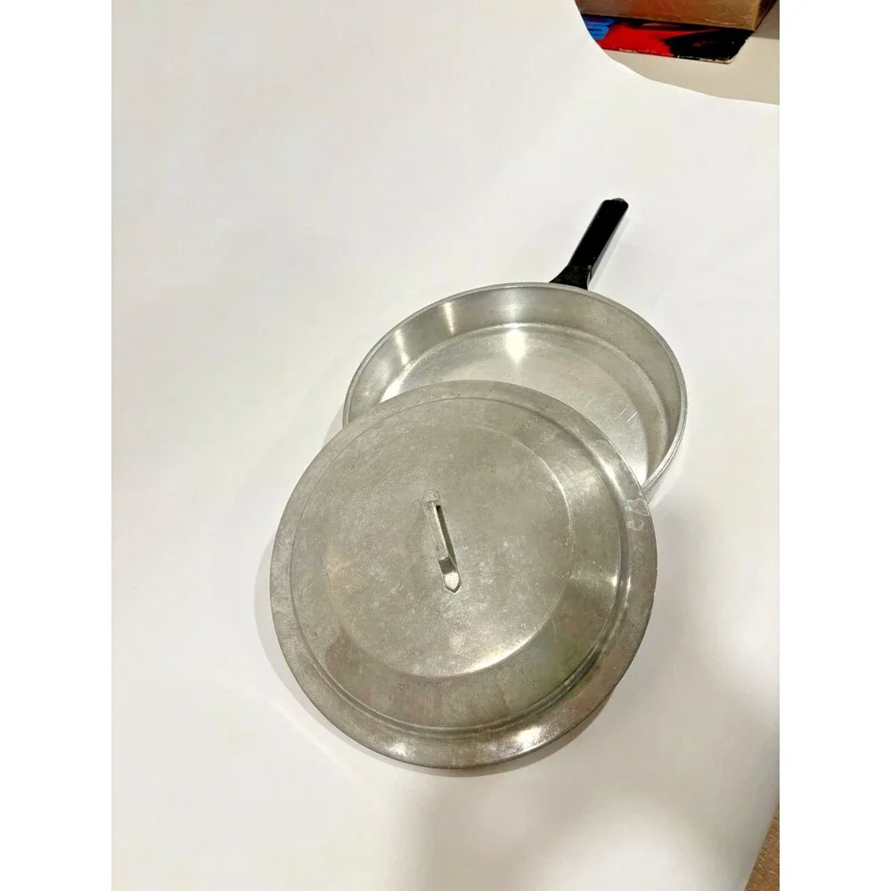 Vintage Miracle Maid Cookware G2  11.5" Cast Aluminum Skillet Frying Pan w/Lid - Picture 4 of 7